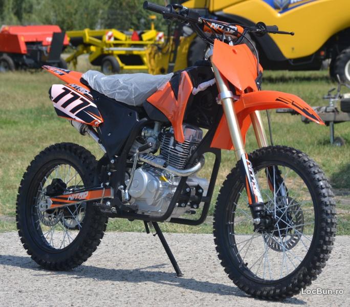 Fotografie Hurricane Dirt bike 300cc